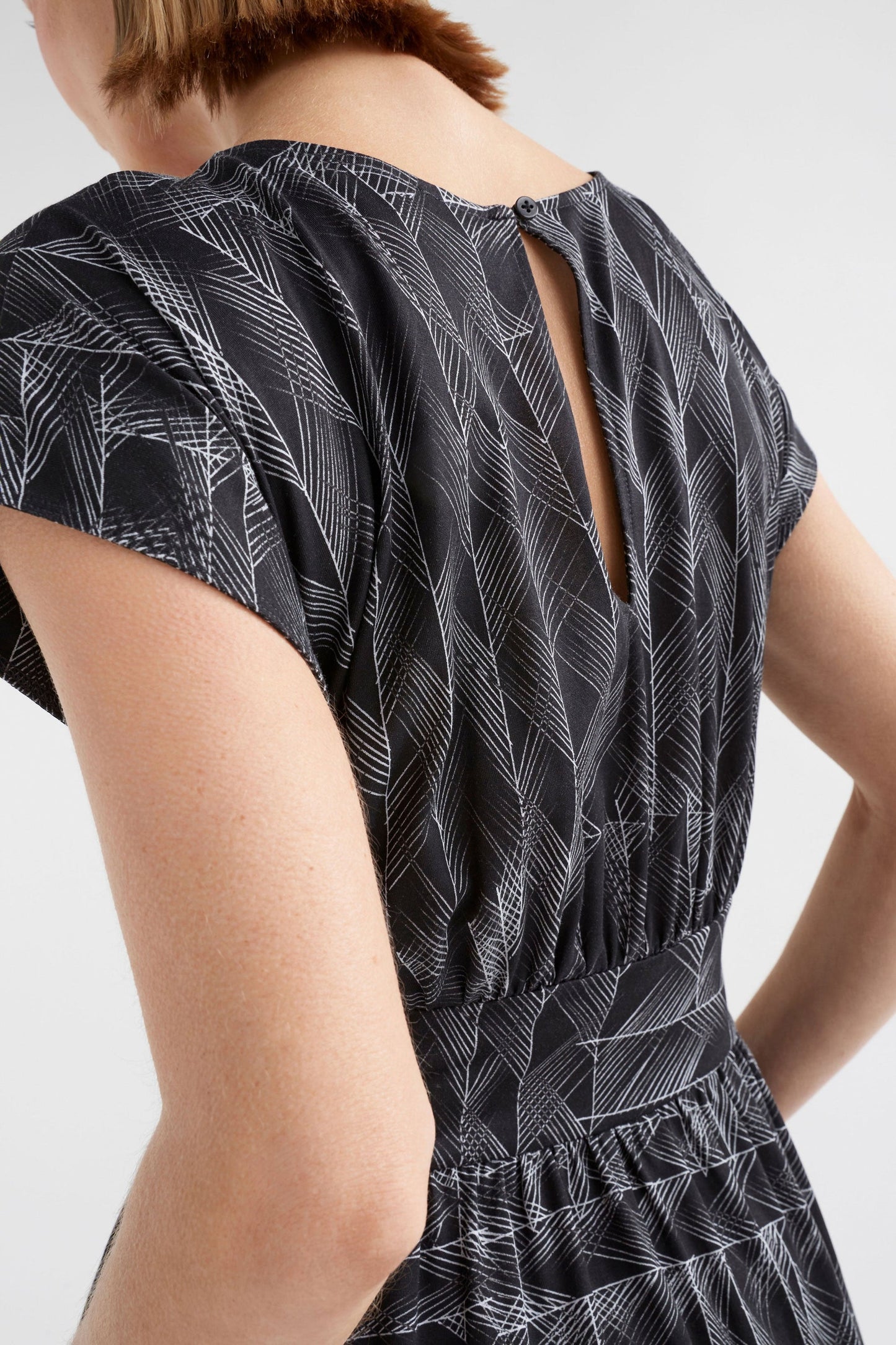 Elk The Label - Jagar Dress - Black Line Print