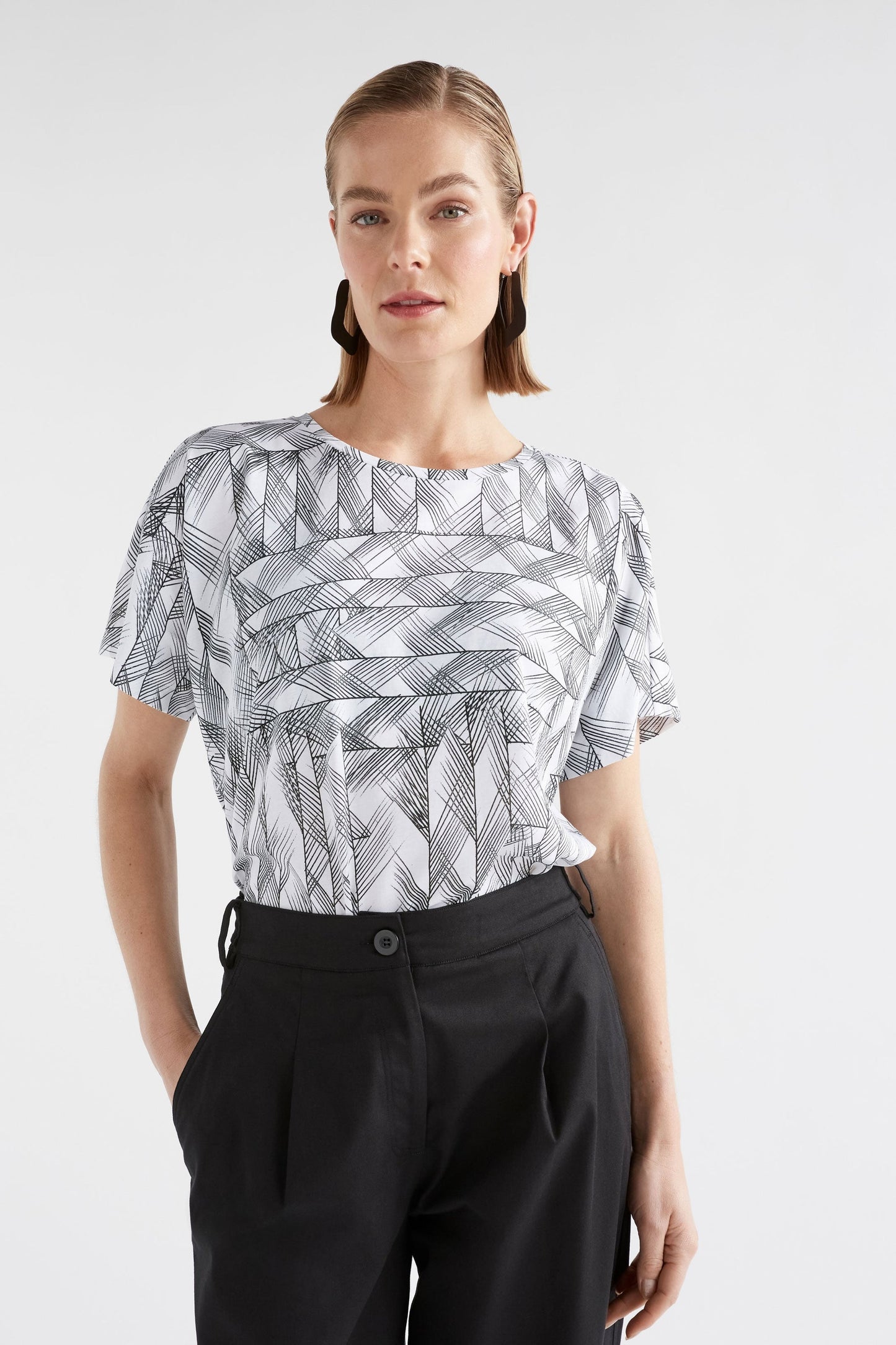 Elk The Label - Haki Short Sleeve Tshirt - White Line Print