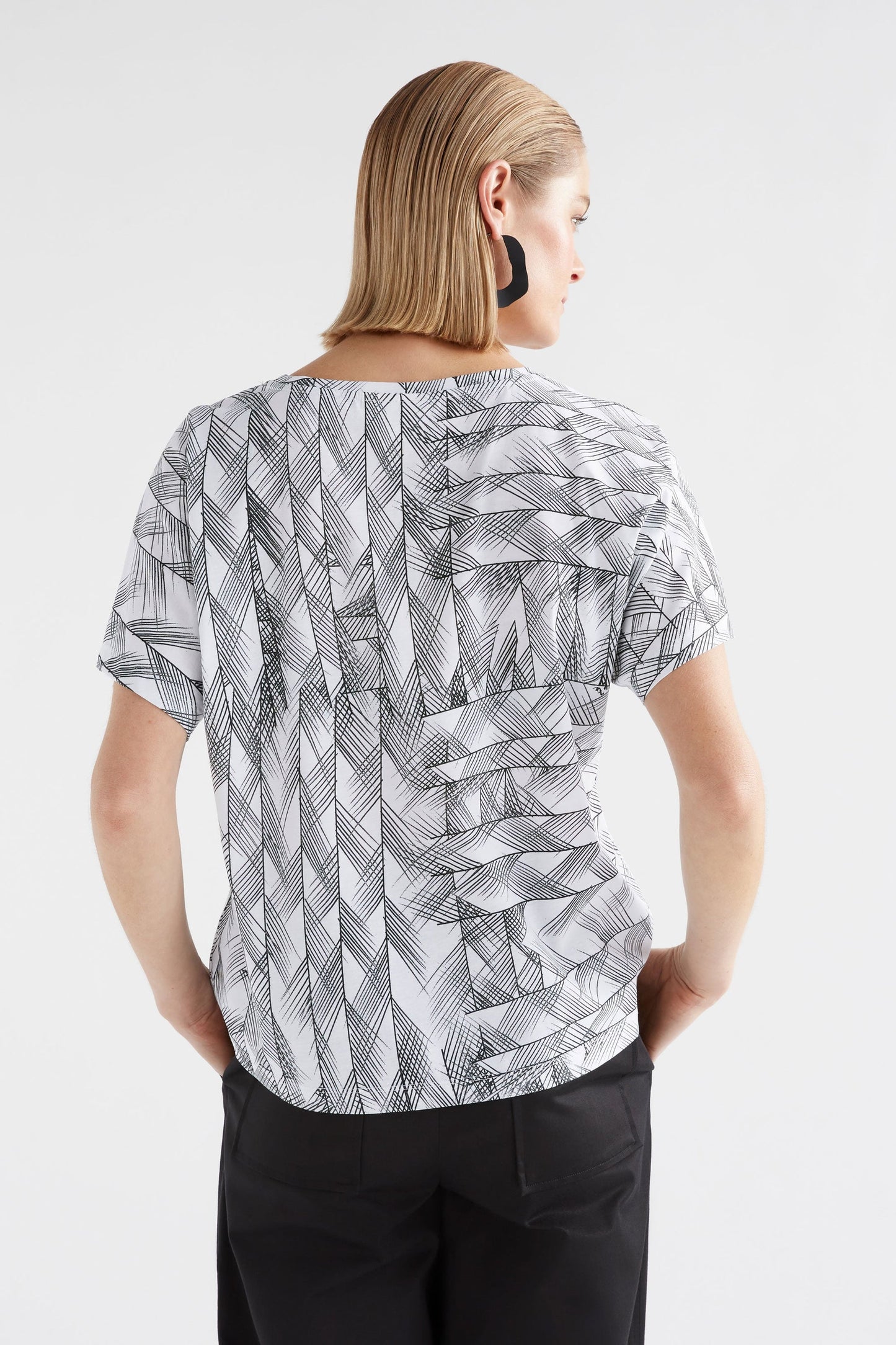 Elk The Label - Haki Short Sleeve Tshirt - White Line Print