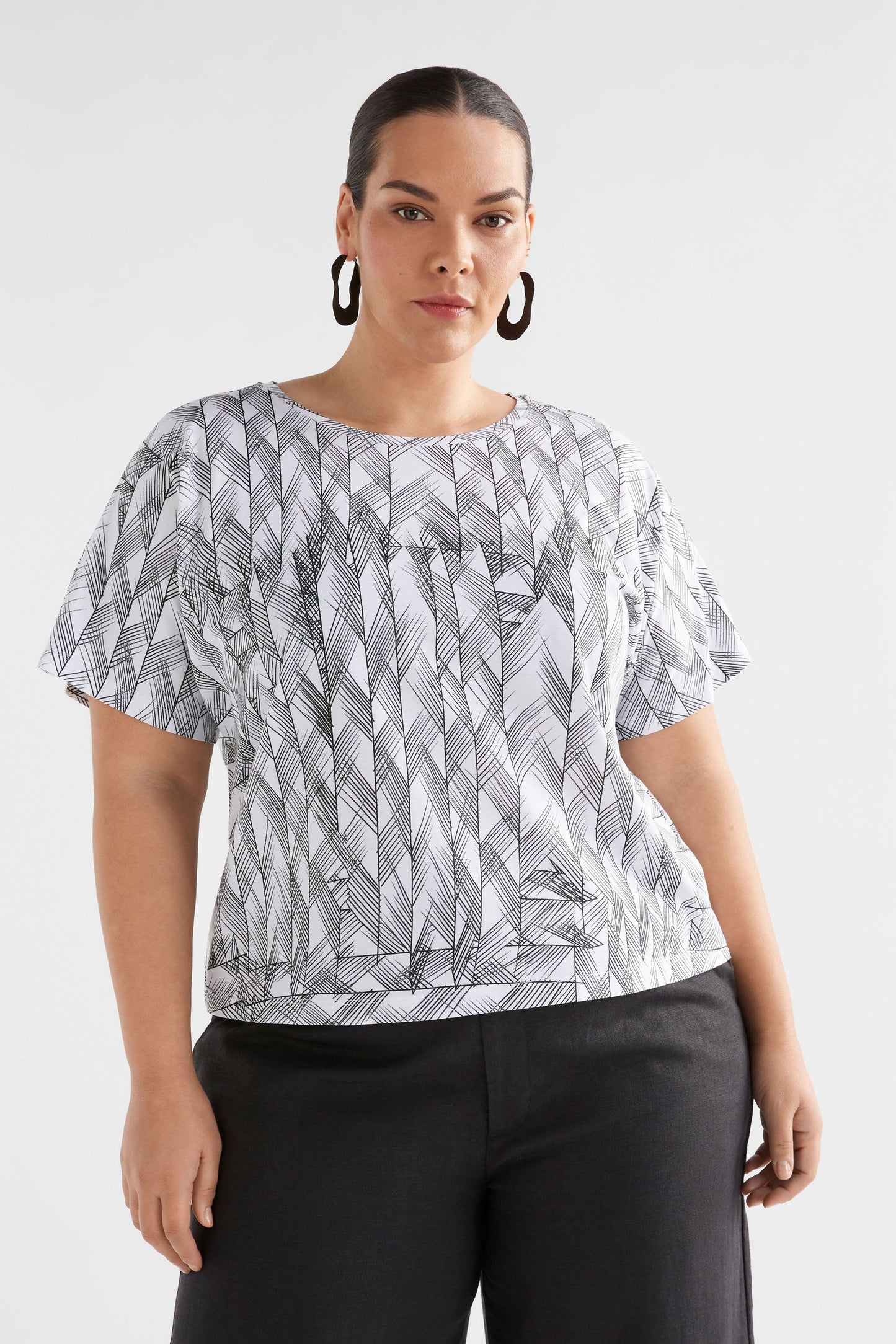 Elk The Label - Haki Short Sleeve Tshirt - White Line Print