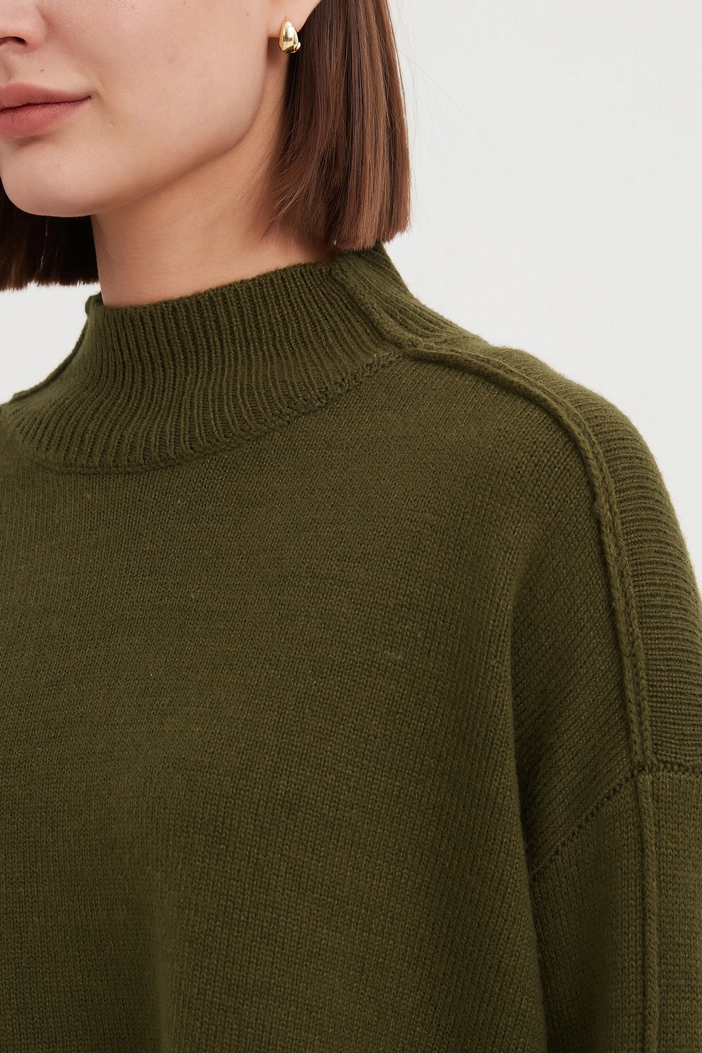Tirelli - Turtle Neck Boxy Knit - Dark Moss