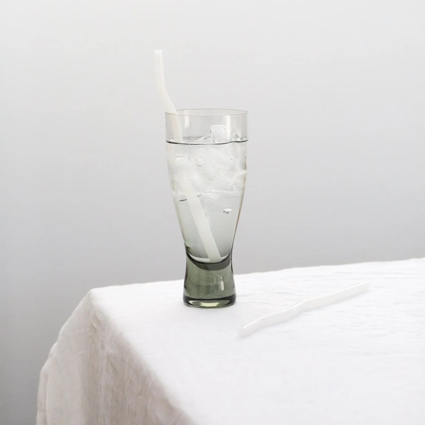 Designstuff - Curve Glass Straw - White (set Of 4)
