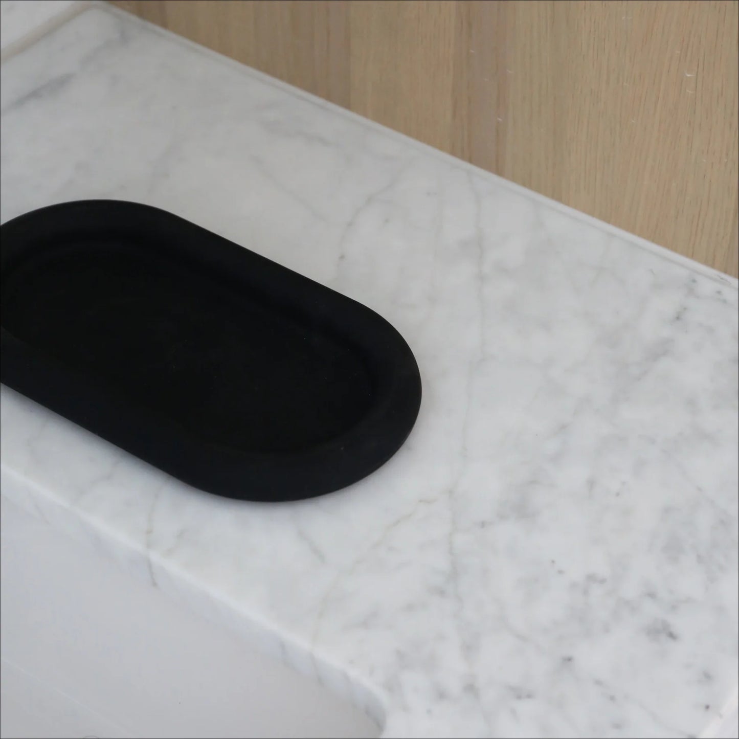 Designstuff - Bubble Silicone Tray - 22cm - Black