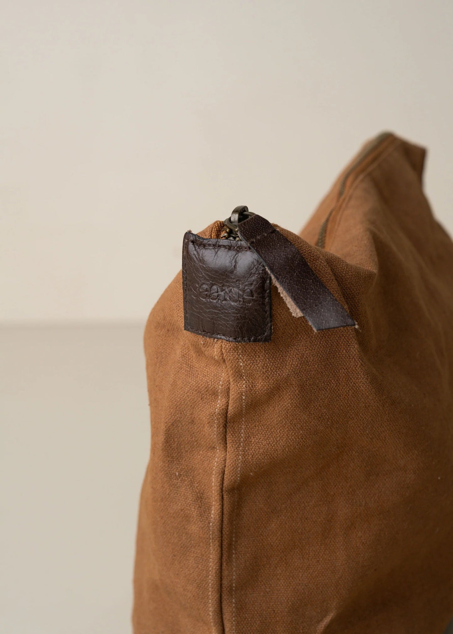 Saarde - Journey Makeup Canvas Bag - Cinnamon