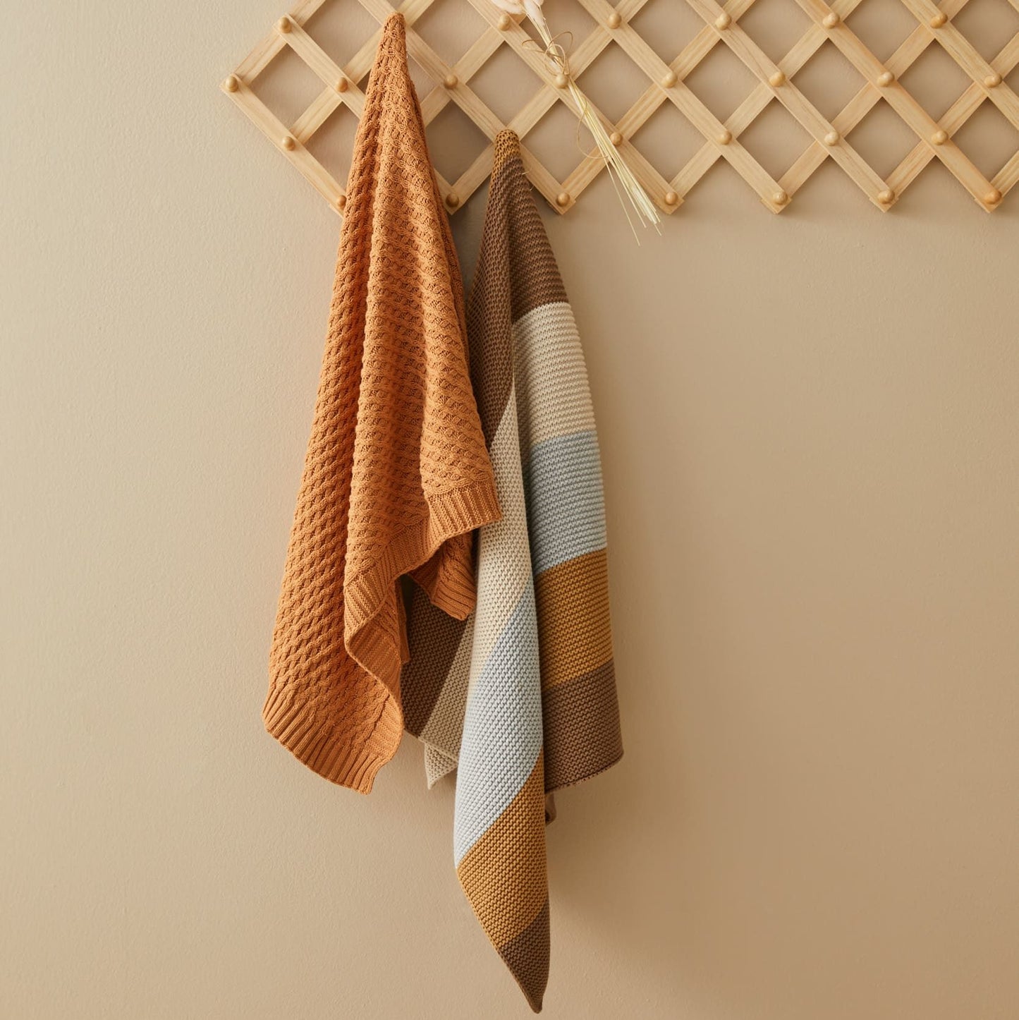 Jiggle & Giggle - Knitted Baby Blanket - Oslo