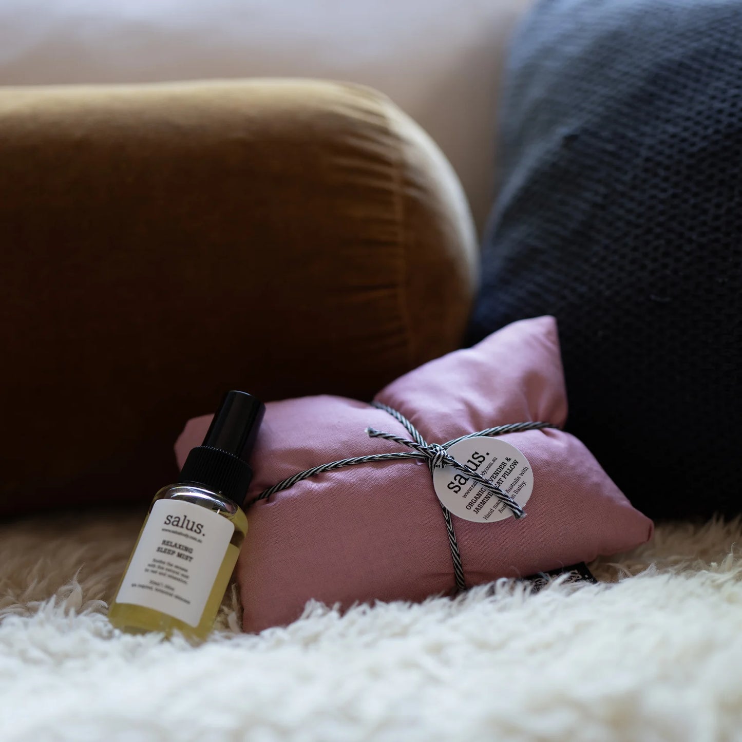 Salus - Gift Set - Sleep Essentials Set - Heat Pillow And Sleep Mist