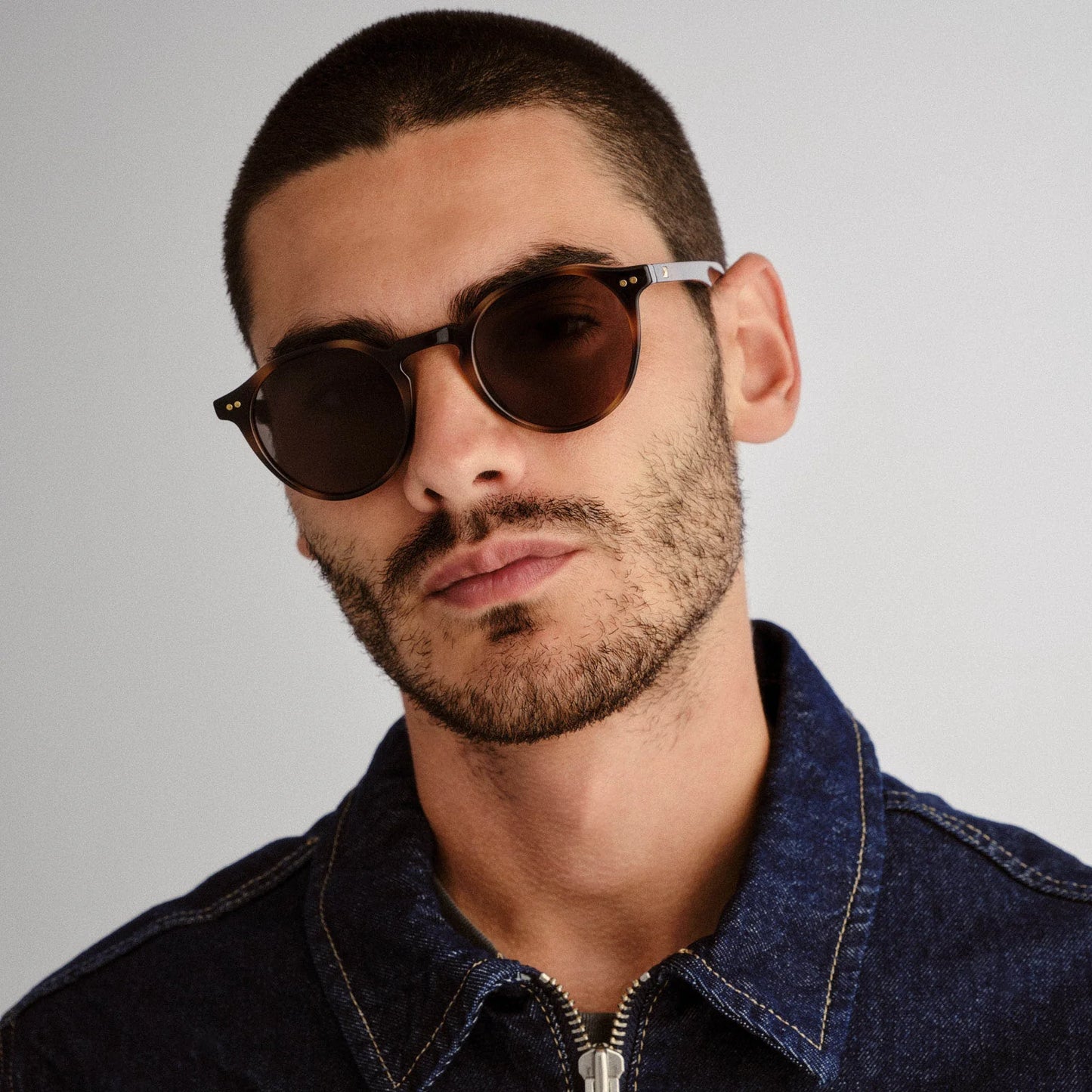 Le Specs - Galavant - Tort