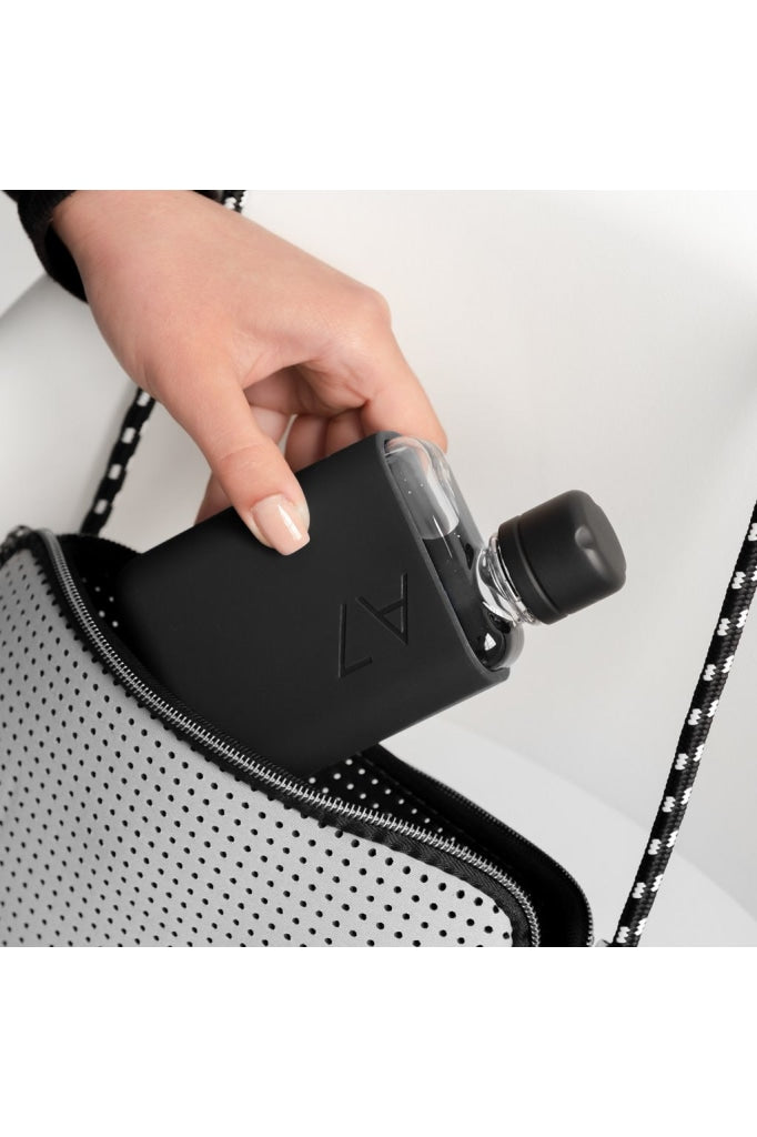 MEMOBOTTLE - A7 SILICONE SLEEVE - BLACK - Tempted Kensington