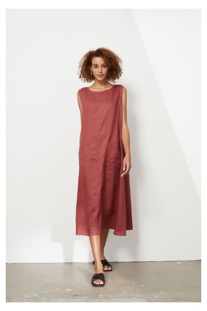 A line outlet tank dress