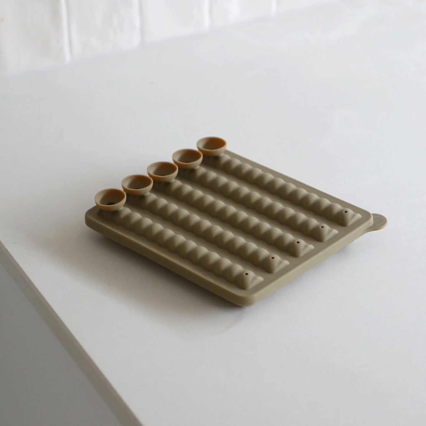 Designstuff - Spiral Twist Ice Cube Tray - Khaki