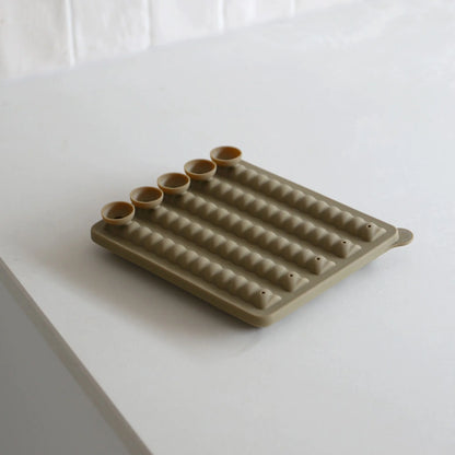 Designstuff - Spiral Twist Ice Cube Tray - Khaki