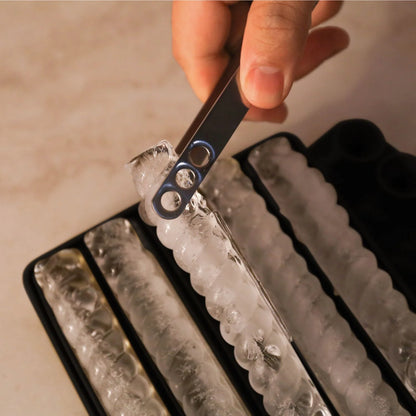 Designstuff - Spiral Twist Ice Cube Tray - Black