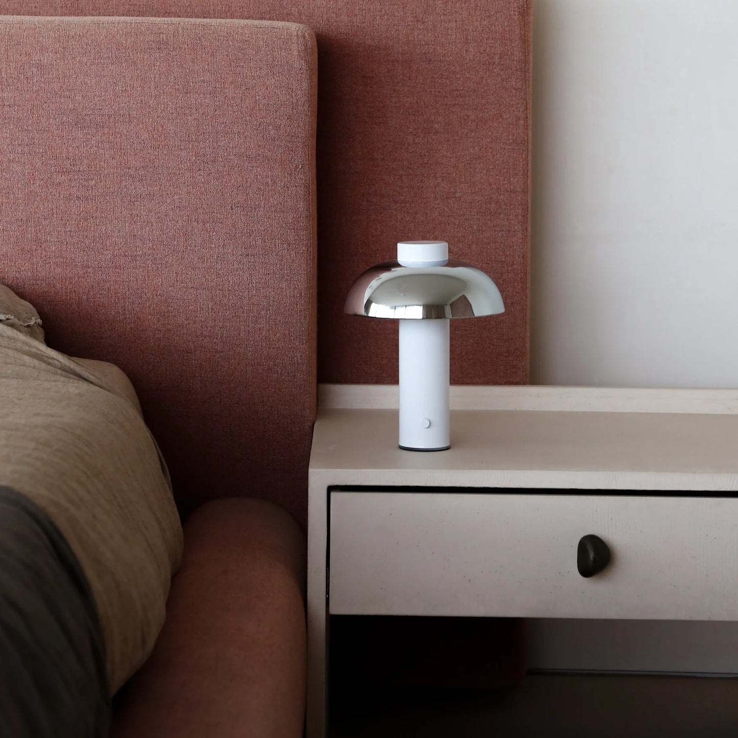 Designstuff - Elio Pillar Portable Lamp - White/chrome