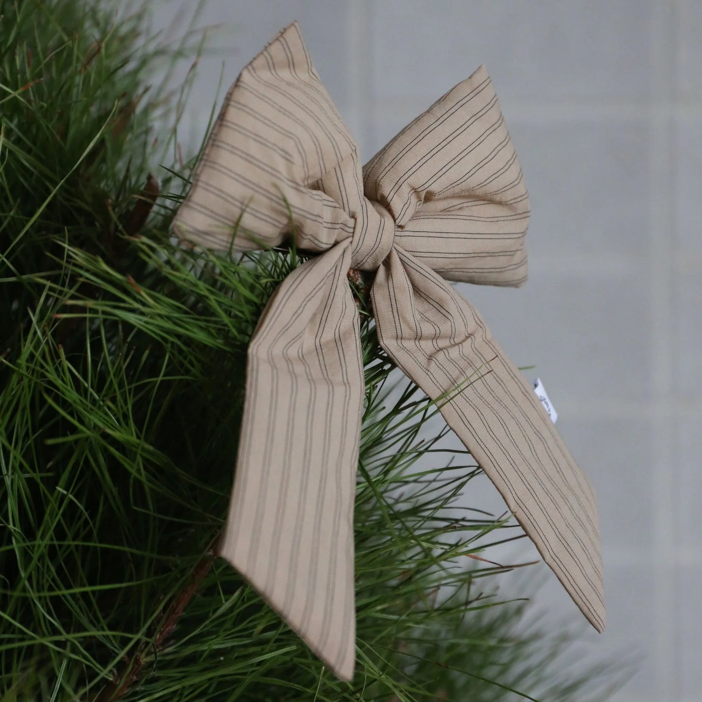 Designstuff - Luva Bow With Tree Clip- Small- H24cm - Sage/black Stripe