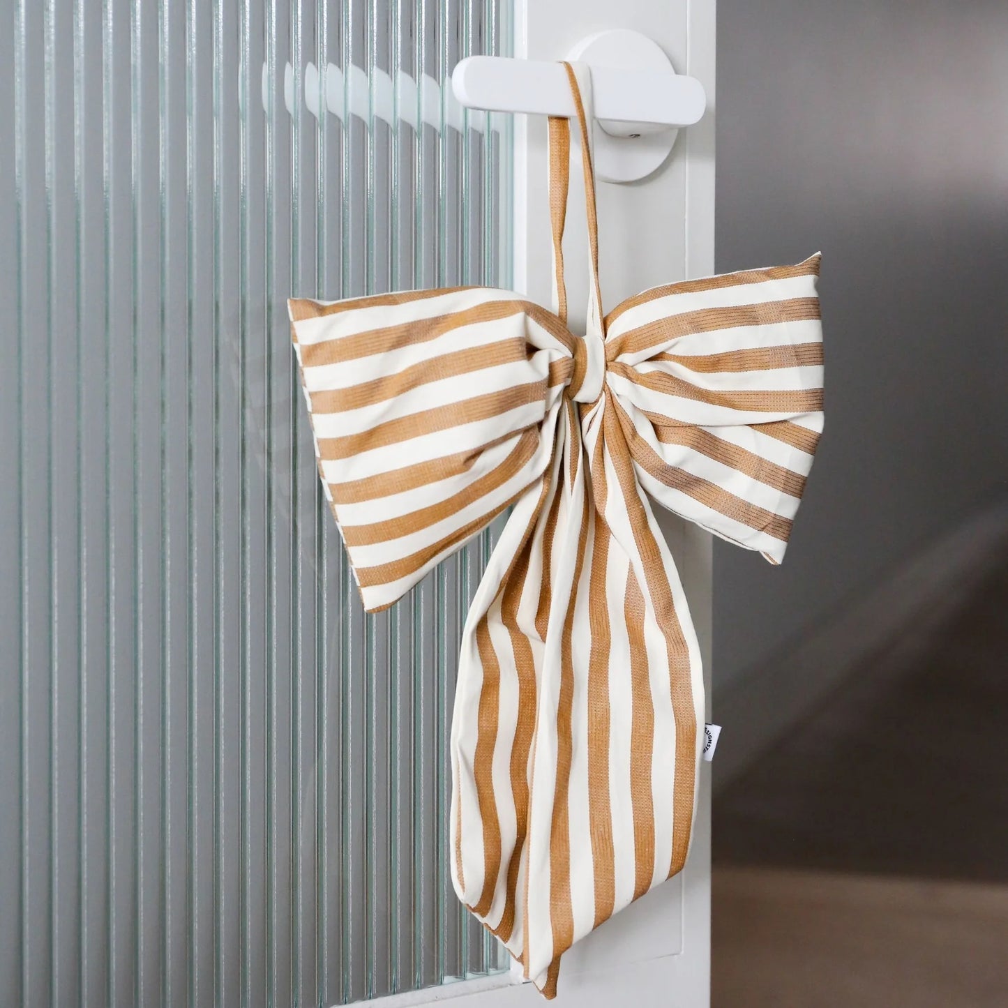 Designstuff - Luva Hanging Door Bow - Medium- H32cm - Stripe Cream/fern