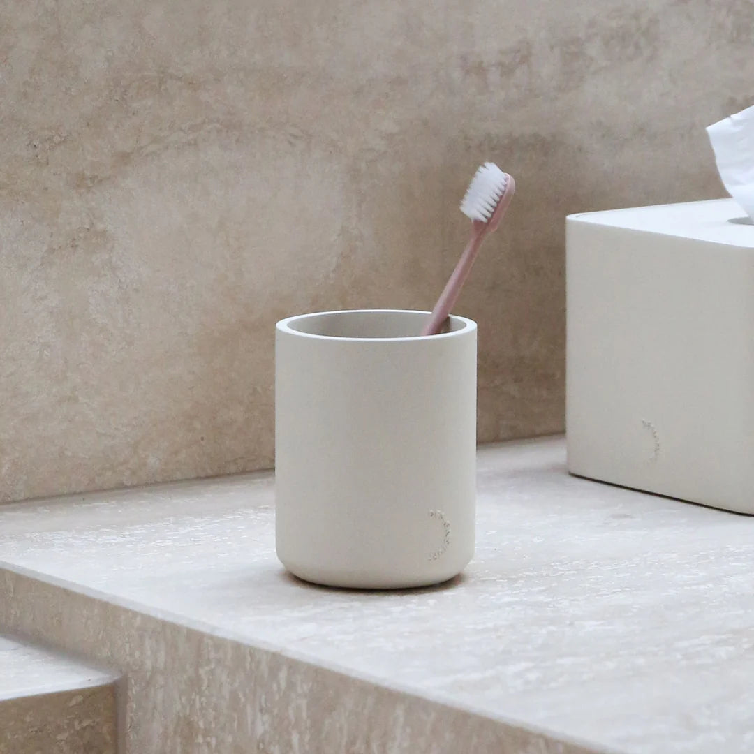Design Stuff - Arc Tumber - Toothbrush Holder - Sand