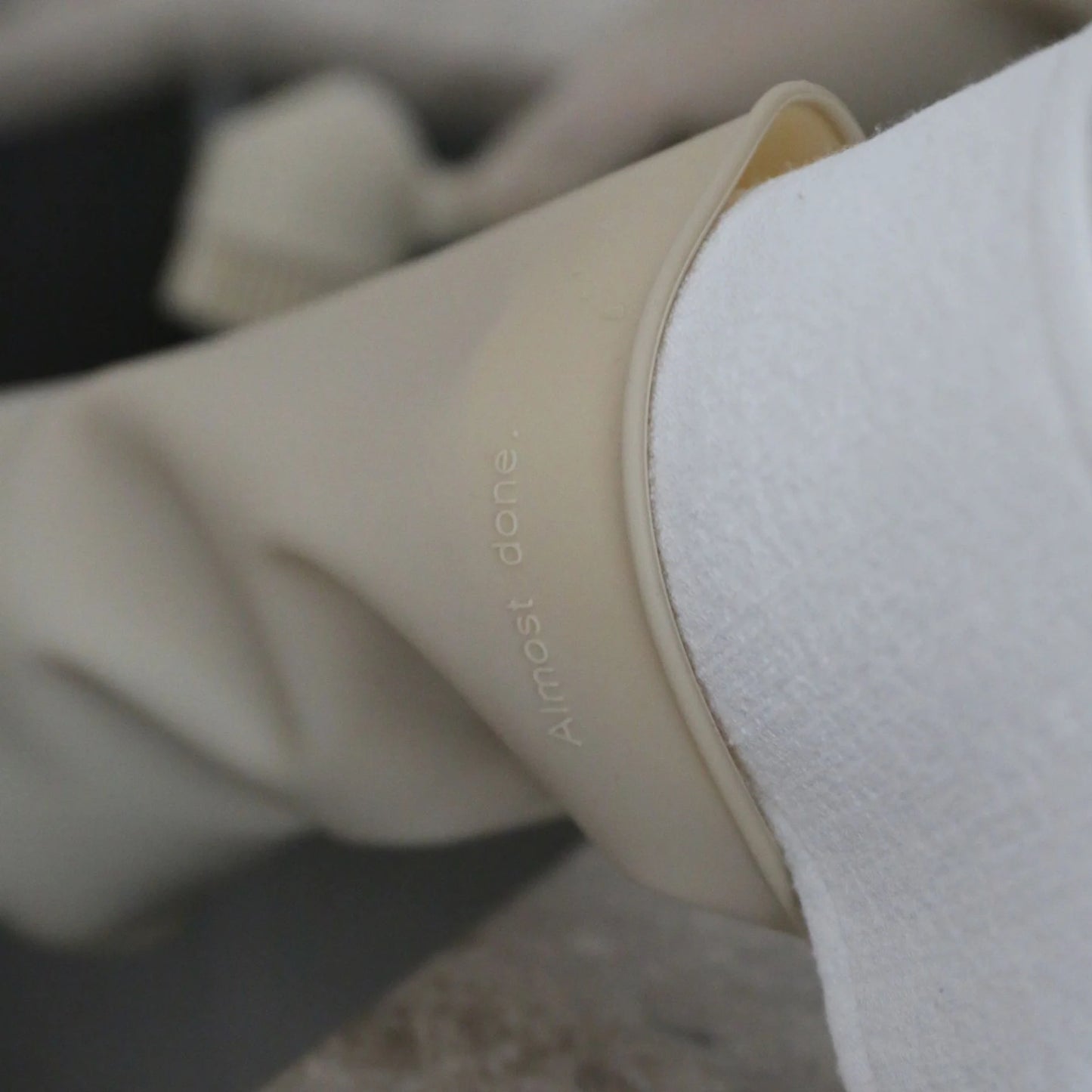 Designstuff - Etta Silicone Dish Gloves - Small/medium - Sand