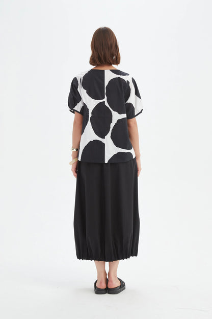 Tirelli - V Neck Bishop Sleeve Poplin Top - Black/white Spot