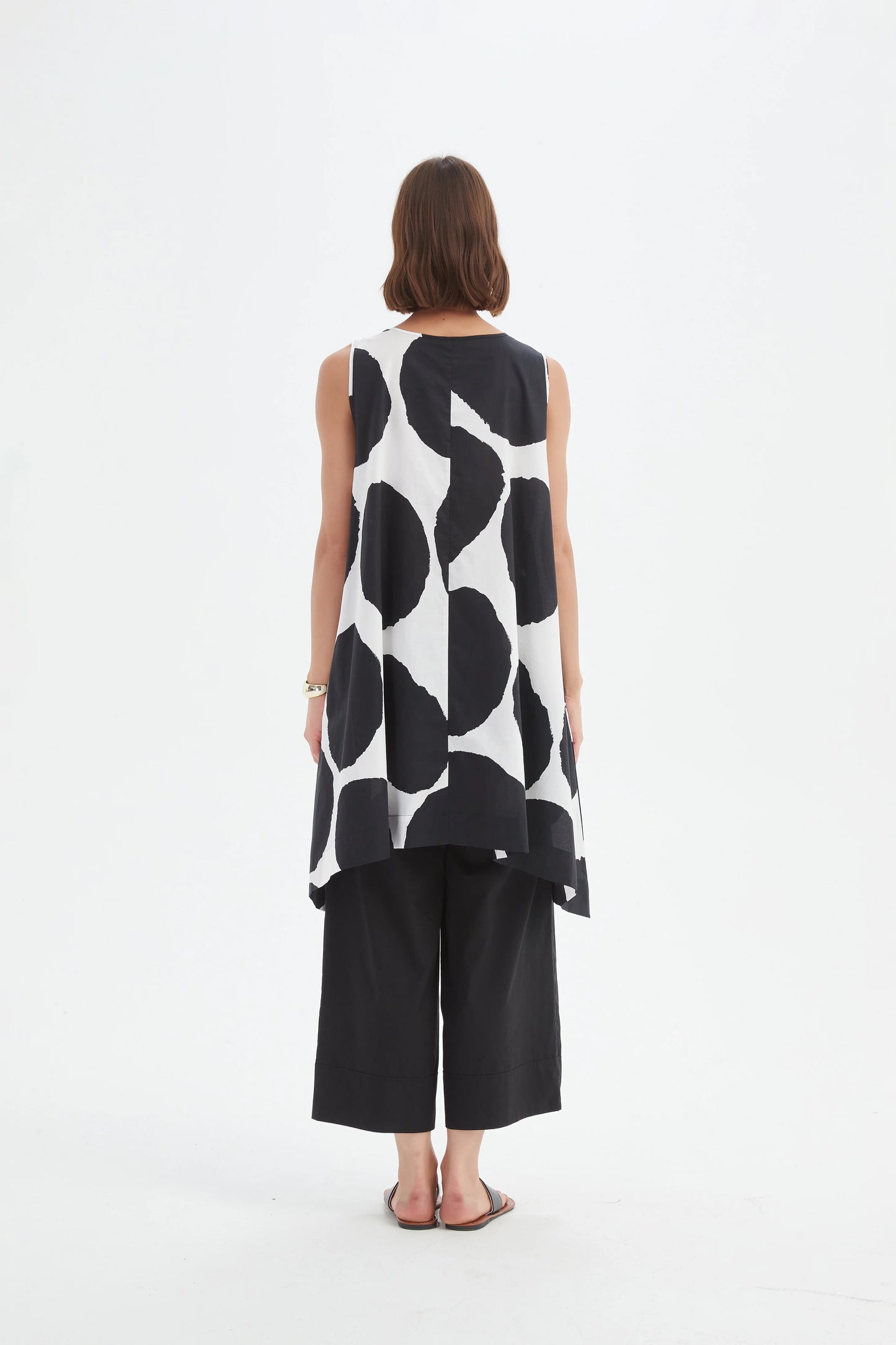 Tirelli - Sleeveless Poplin Print Top - Black/white Spot