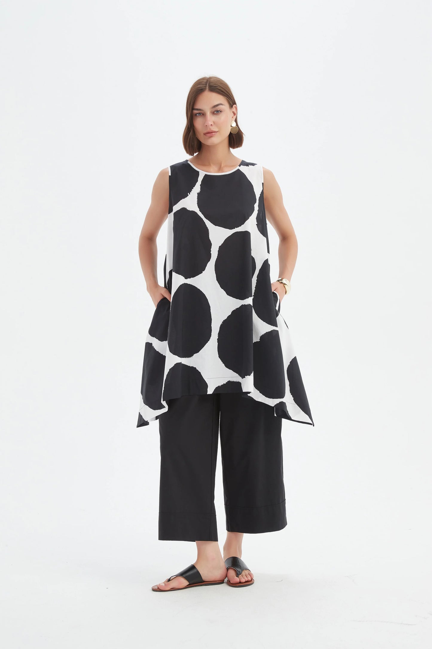 Tirelli - Sleeveless Poplin Print Top - Black/white Spot