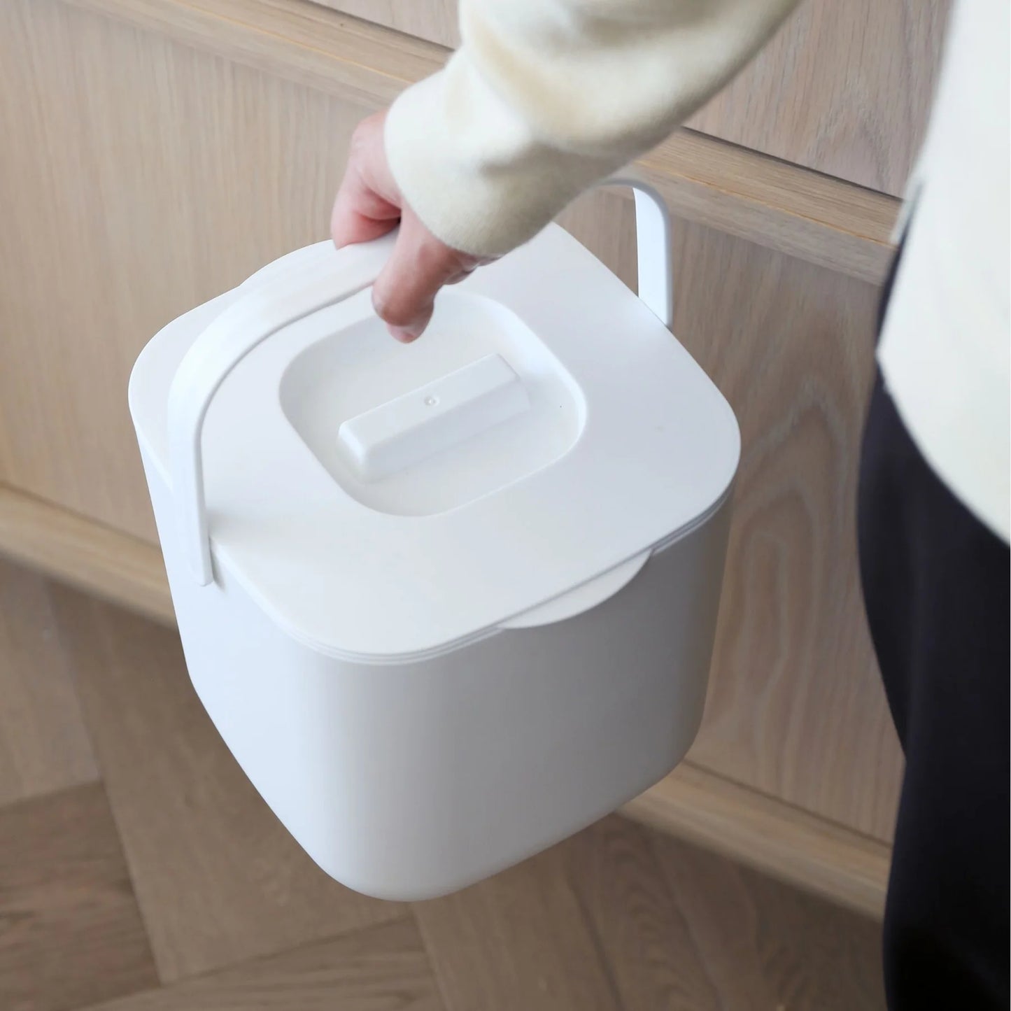 Designstuff - Compost Bin - 7 Litre - White