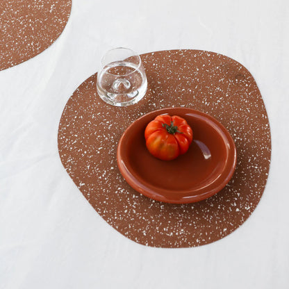 Designstuff - Speckle Placemat - Curved - Camel