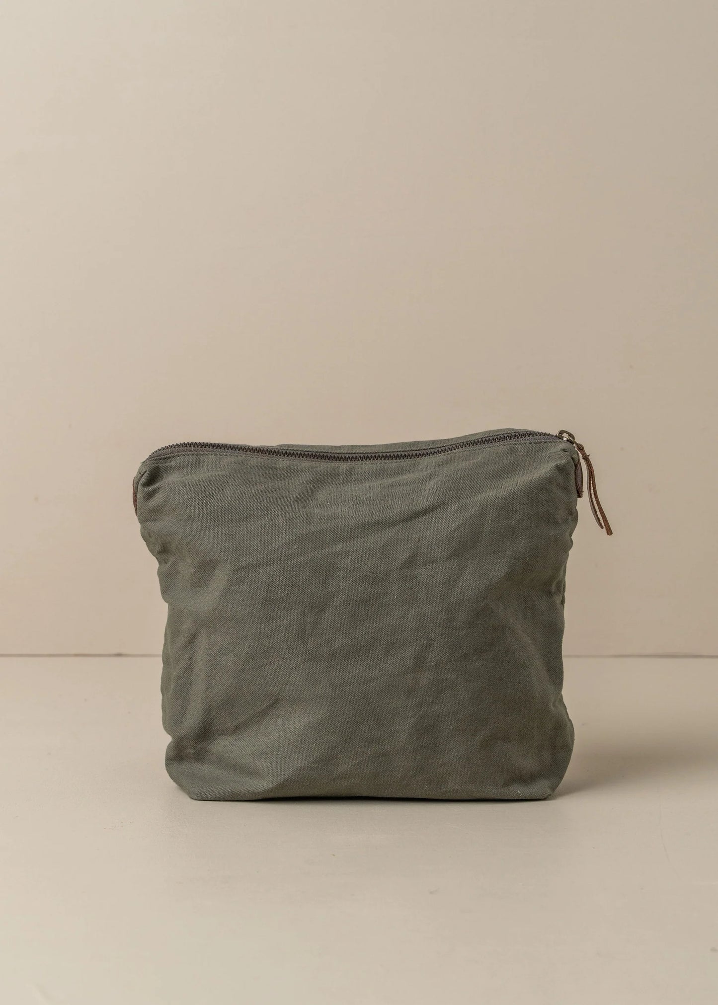 Saarde - Journey Makeup Canvas Bag - Olive