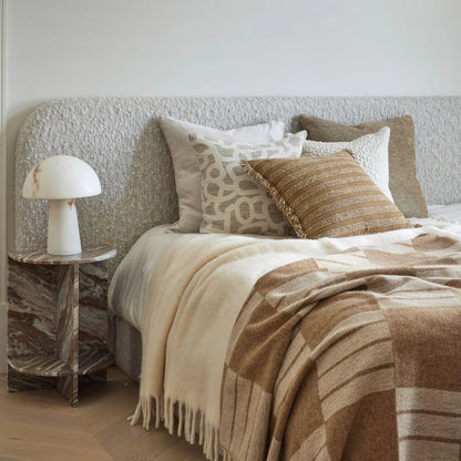 Amalfi - Dune Table Lamp - 29.5 X 29.5 X 38cm - White