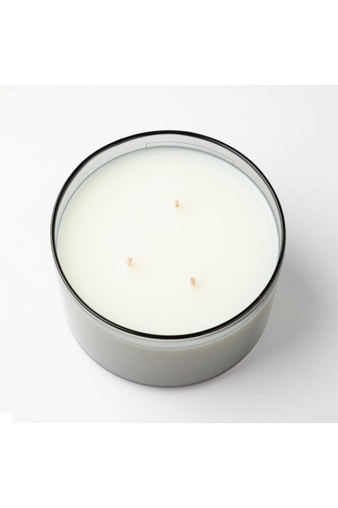 Studio Milligram - Scented 3-Wick Candle Shoal 600G